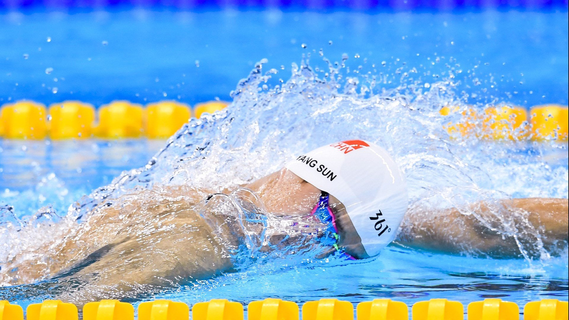 世界杯:韩国队感谢“第12人”红魔军团 球员在看台前合影